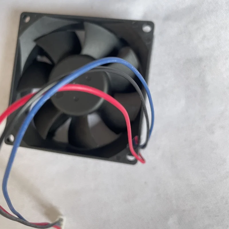 Server Cooling Fan EFC-08E12D-EF05 8025 DC12V 8cm fan  0.40A   computer fan