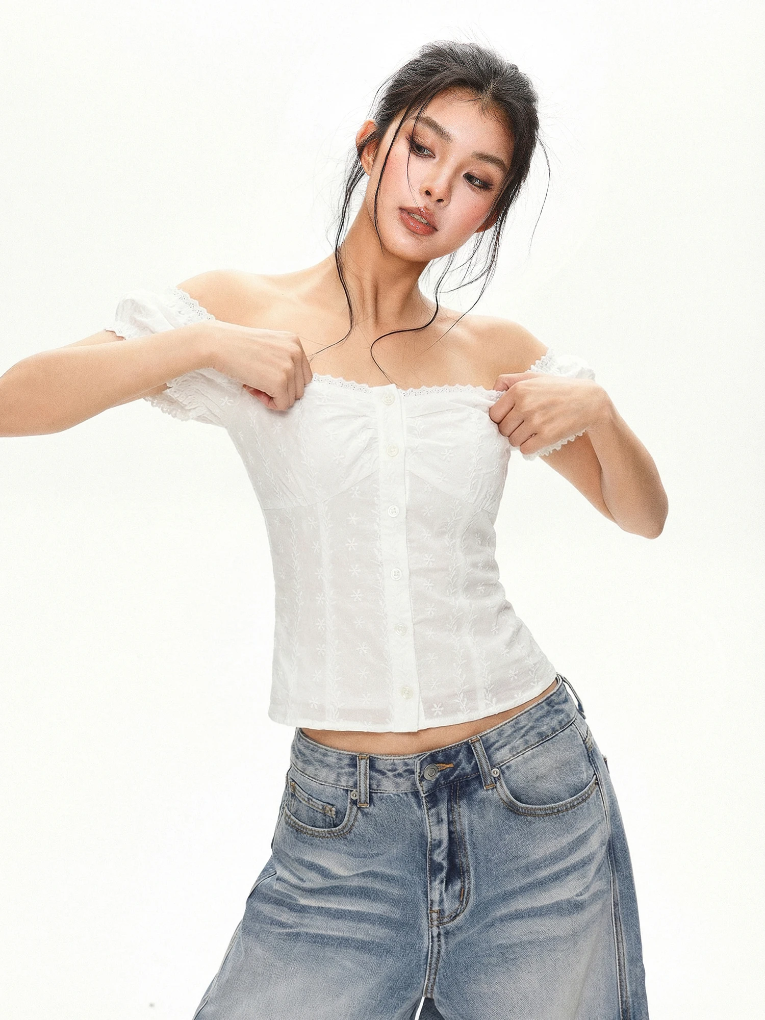 RreReal White Embroidered Short Sleeve T-Shirt Women's Slim Fit Design Summer Top Bubble Sleeve One-Shoulder Commute Style