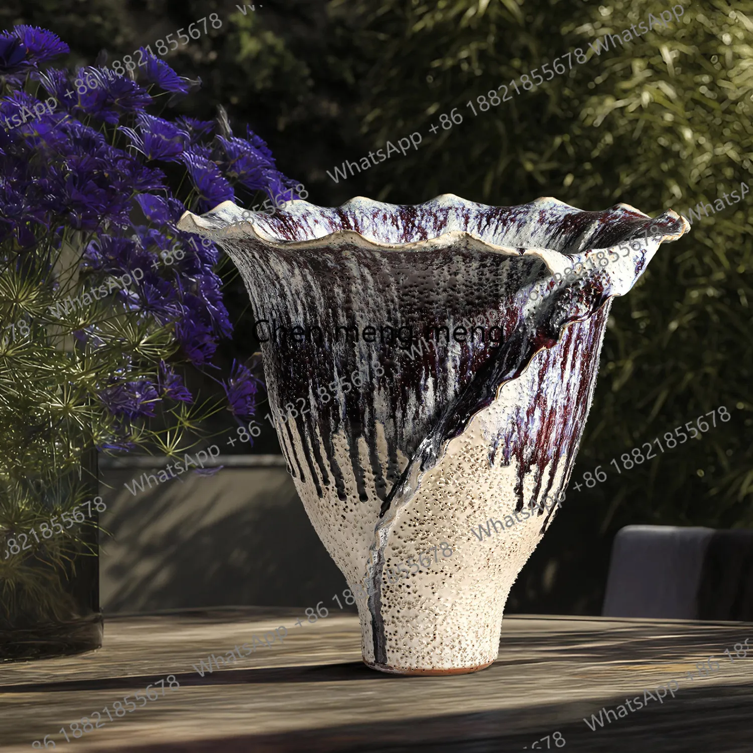 c139 Horn-shaped flower ware Deep purple, ink black glazed ceramic flower ware