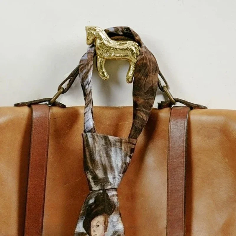 Little Horse Wall Hanger Luxury Portable Storage Hook Multi-function Bag Hanging Organizers Decorative Storage Organization