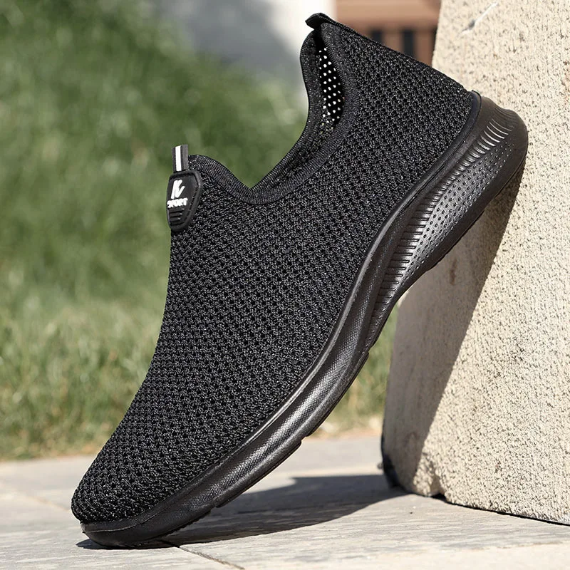 2026 Spring New Men's Breathable Mesh Slip on Shoes Lightweight Soft Sole Casual Outdoor Shoes