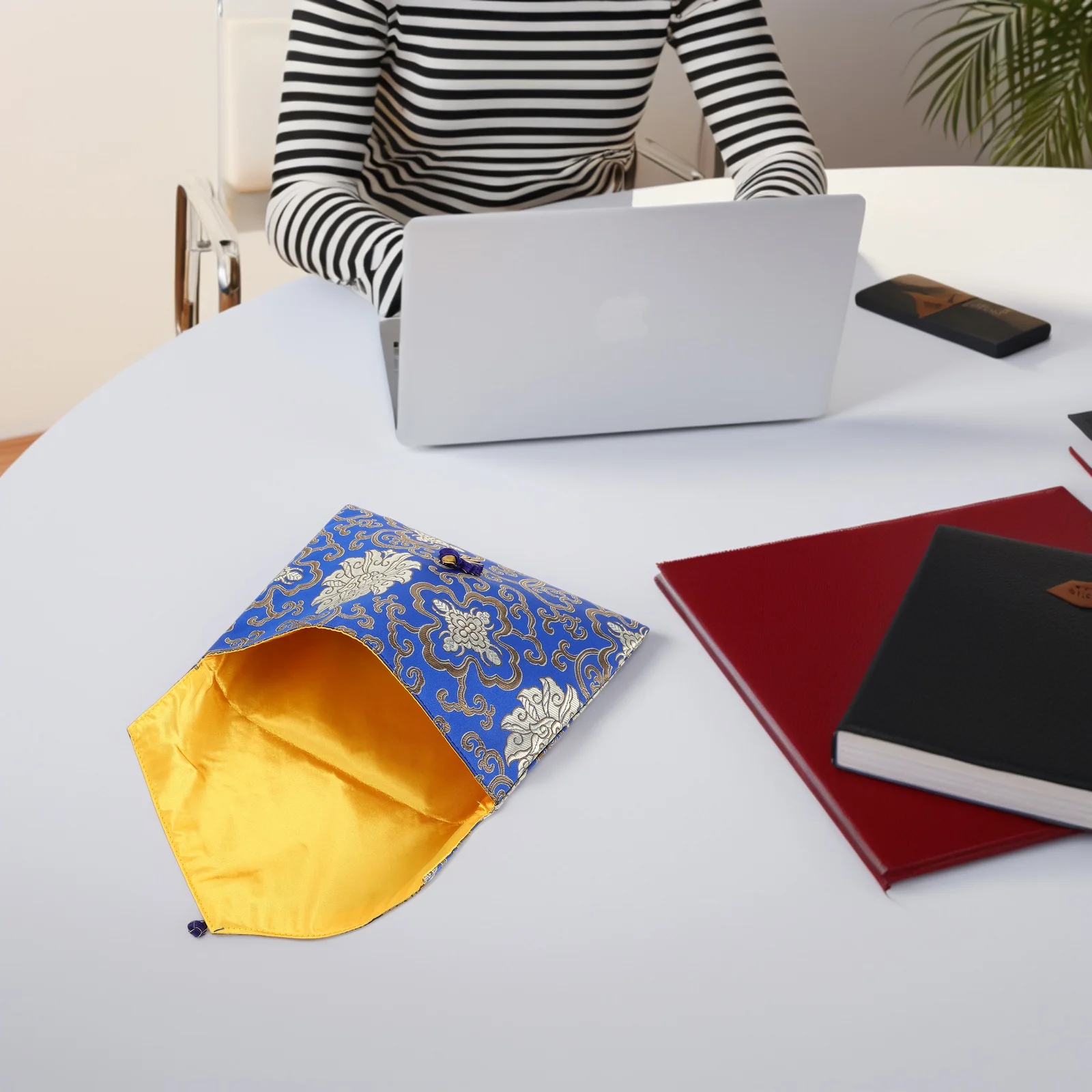 

Chinese Style Brocade Scriptures Bag Multi-Purpose Small Book Bag Zipper Type Fabric Embroidery Storage Pouch for Jewelry Prayer