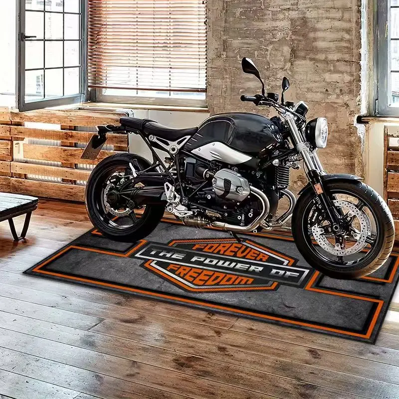Eine goldene Diamant-Samt-Motorrad-Garagenmatte – Garagenbodenmatte und Motorrad-Parkmatte, Garagenbodenschutzmatte, Rennmotorrad-Displaymatte, geeignet für Motorrad-Enthusiasten und als Heimdekoration, stilvolles spor – Detail 4
