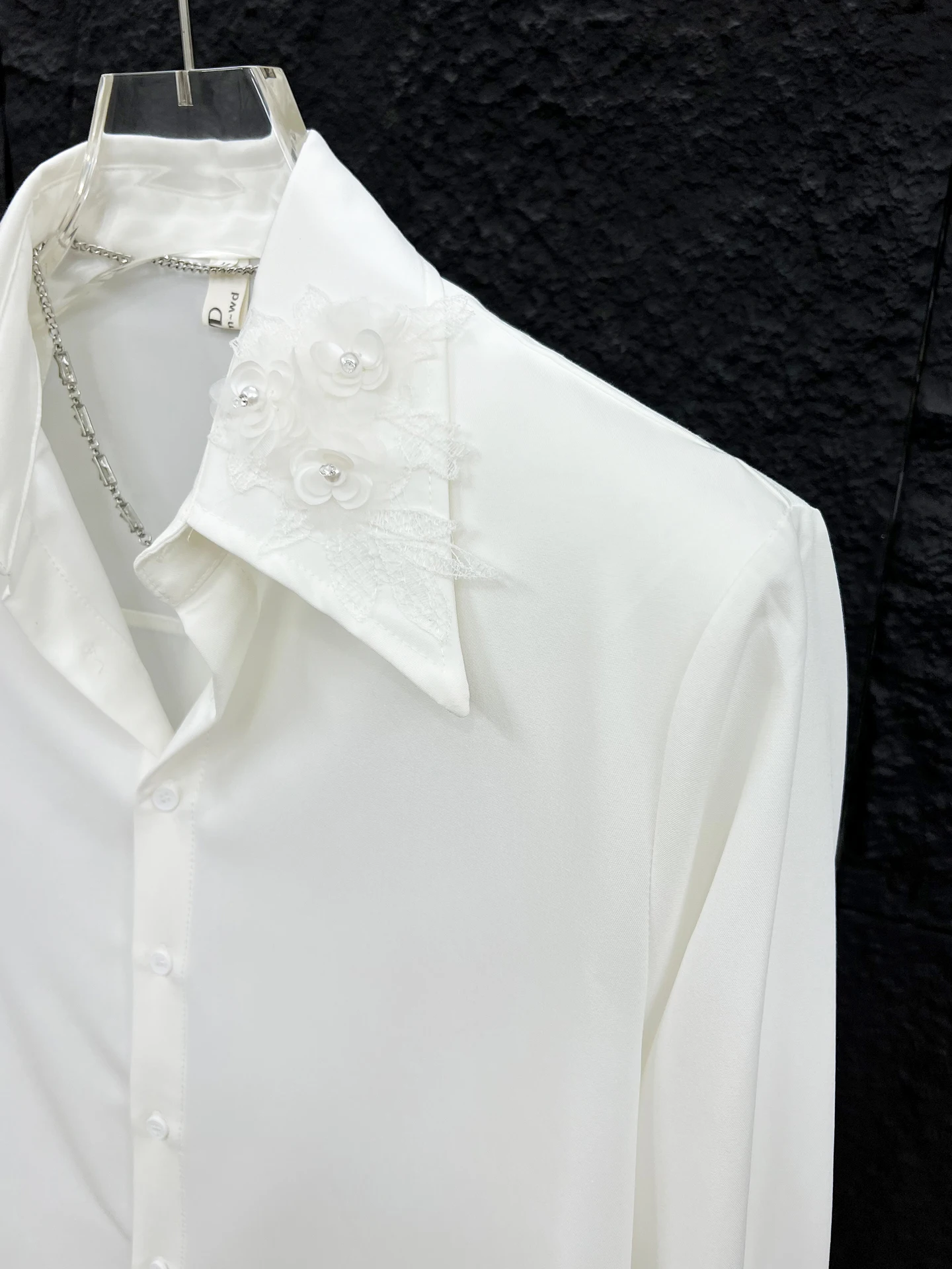 고급 입체 자수 셔츠 남성용 2025 가을 신상 멋진 패션 탑스 단색 트렌디 숄더 패드 셔츠