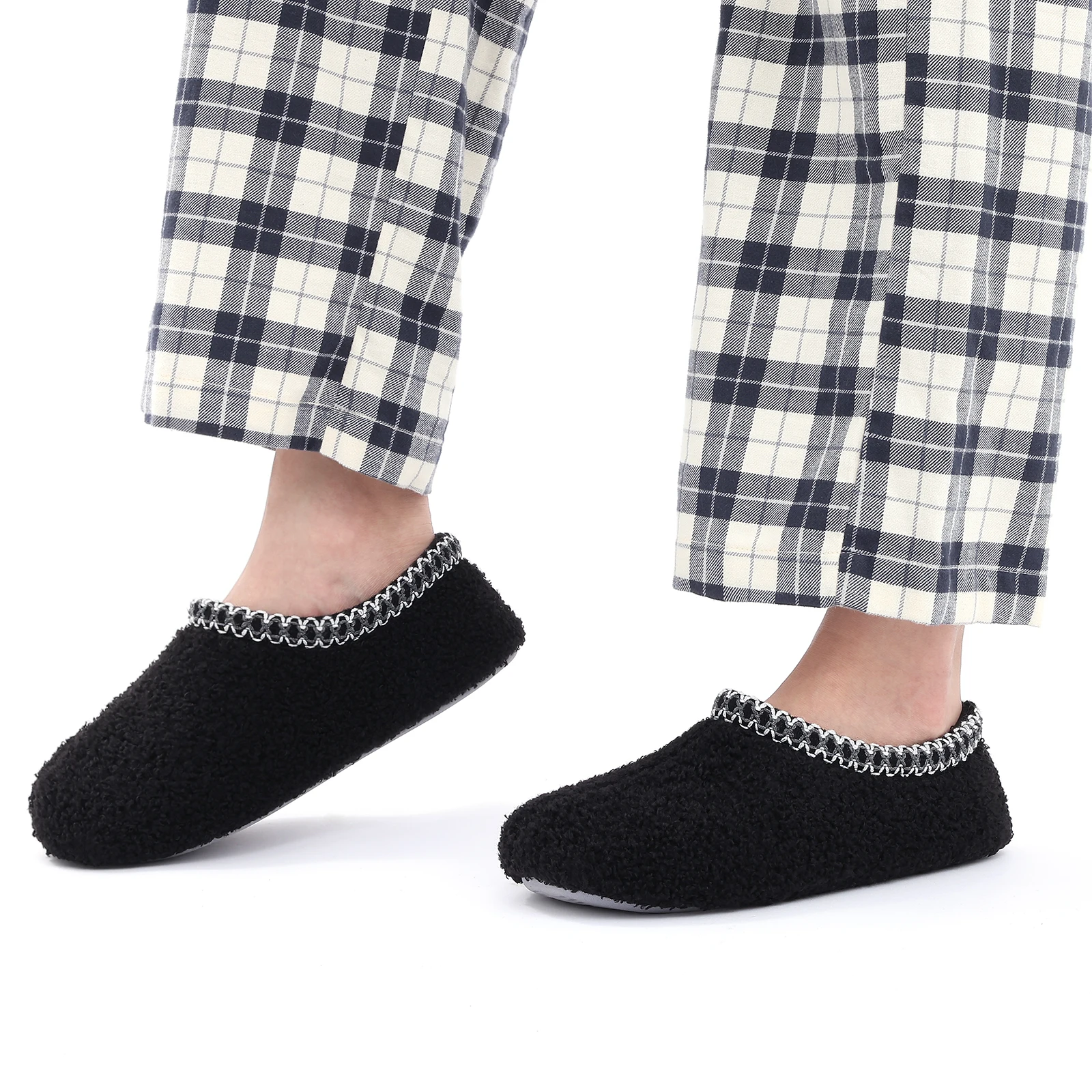 Bebealy Classic Women's Fuzzy Shoes Fashion Indoor House Shoes Warm Fleece Closed Women Shoes Antiskid Lightweight Women Shoes