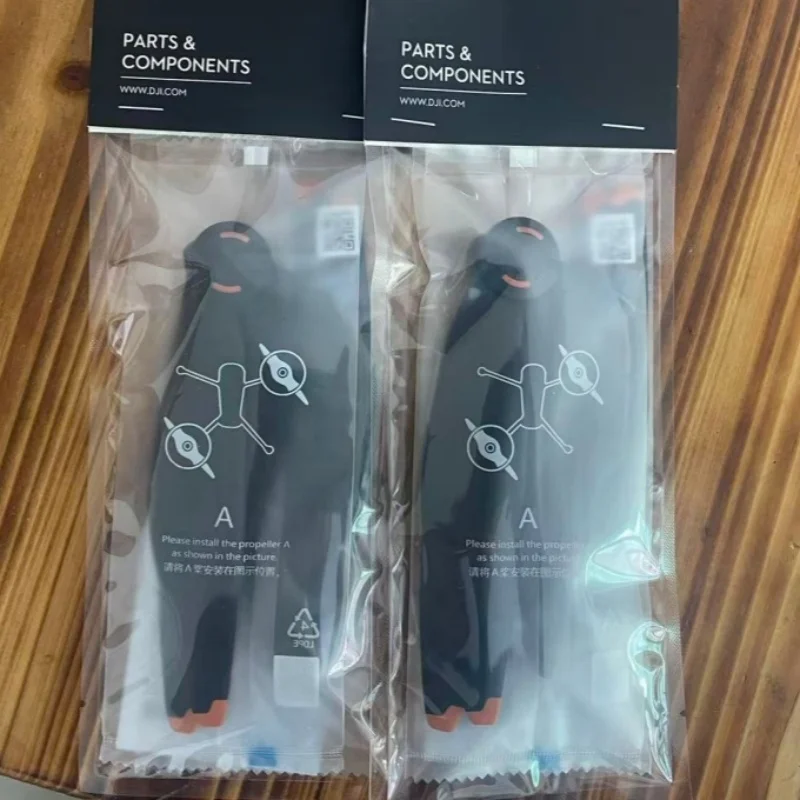 

Genuine For Mavic 4 Pro Propellers Quick Release Low Noise Lightweight Drone Blades Spare Parts for DJI Mavic 4Pro New
