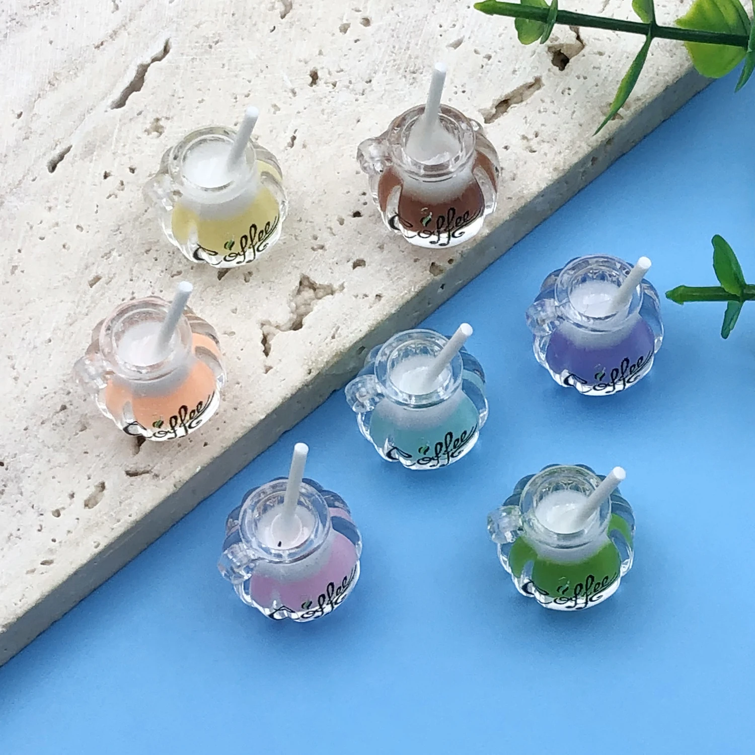 7/10 stücke Neue 7 Stil Nachtleuchtende Harz Charms DIY Erkenntnisse Leucht 3D Schlüsselbund Ohrringe Armbänder Anhänger Für Schmuck Machen
