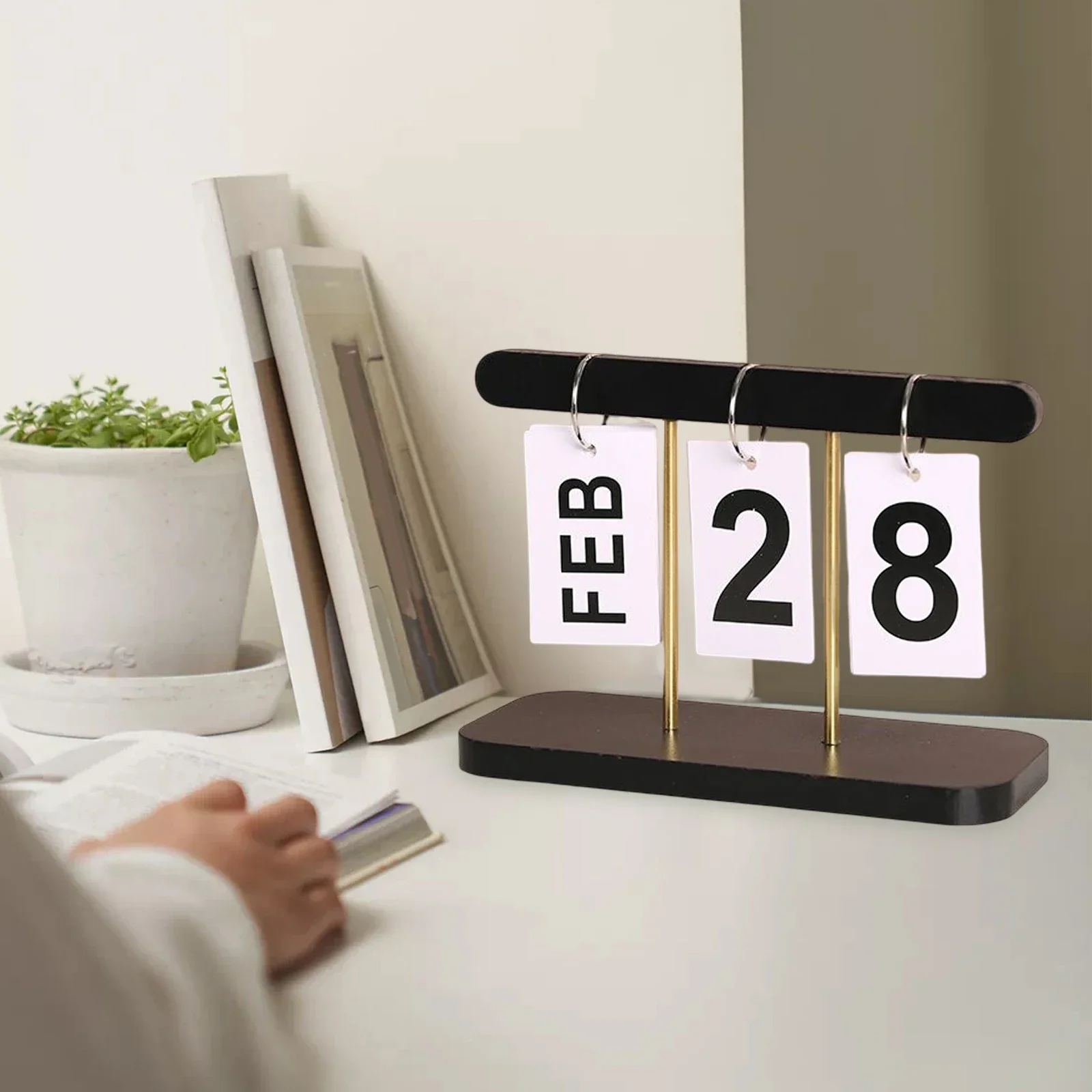 Creative Perpetual Calendar Metal Frame Office Tabletop Standing Decorative Page Turning Simple Decor Ornaments