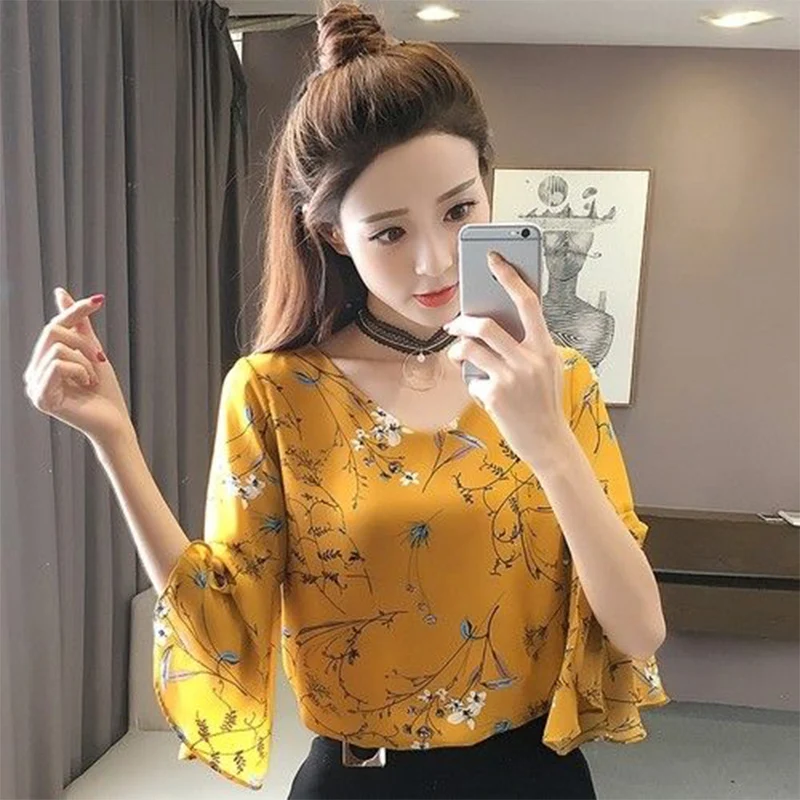 Western Style Summer New Chiffon Women\'s Shirt Floral Printed Oversized Flare Sleeve Commuting Beautiful Slimming Top for Women