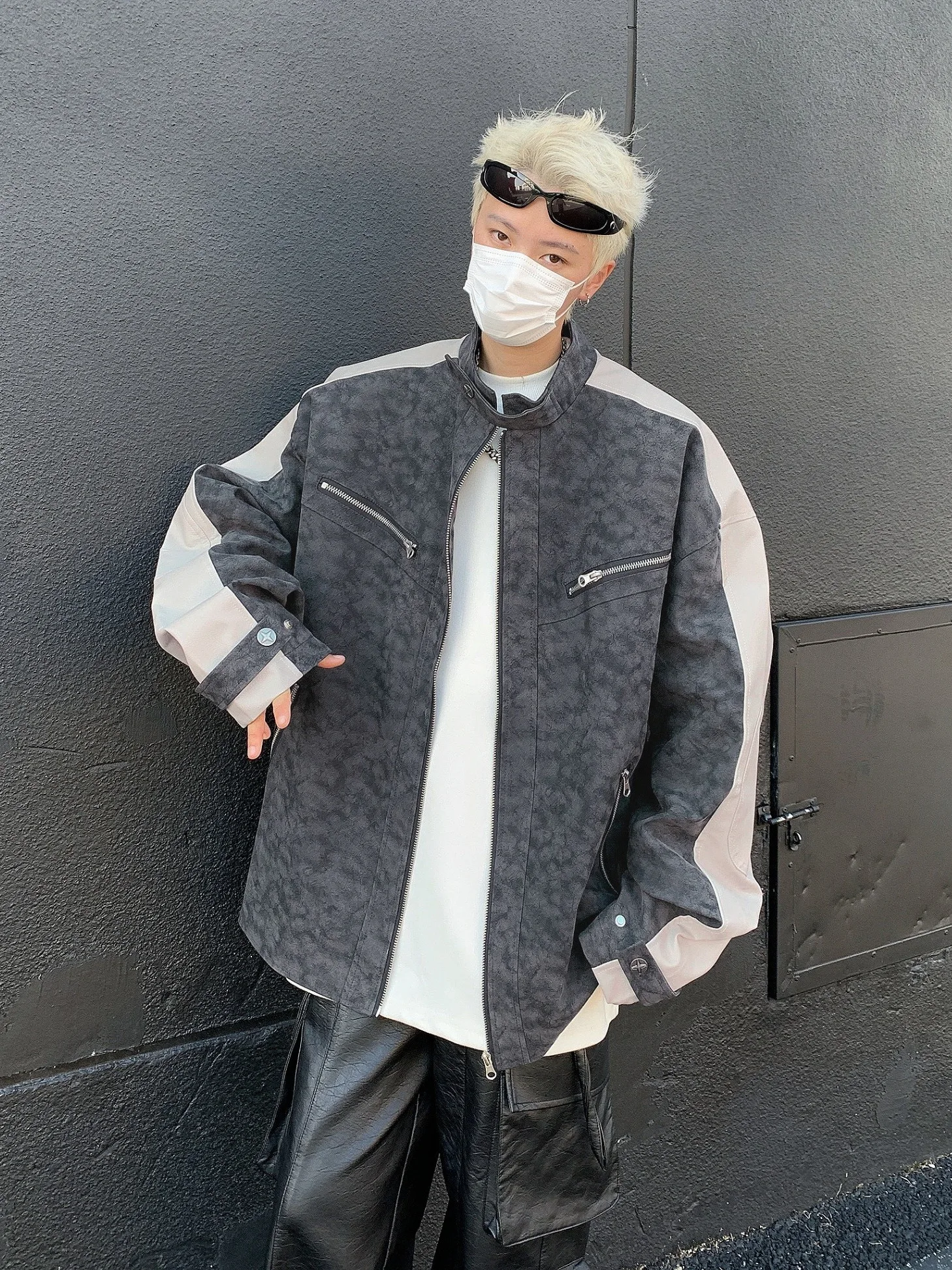 

ay Vintage Texture Men's Jaet Patchwork Distred Motorcycle Contrast Color Splicing Outerwear Loose Fit Long Sve Zipper