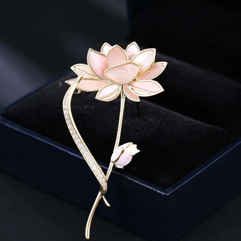 Натуральная рябчатая розовая ракушка в виде лотоса, брошь в стиле ретро, лотос, элегантная темпераментная брошь, аксессуары, пряжка