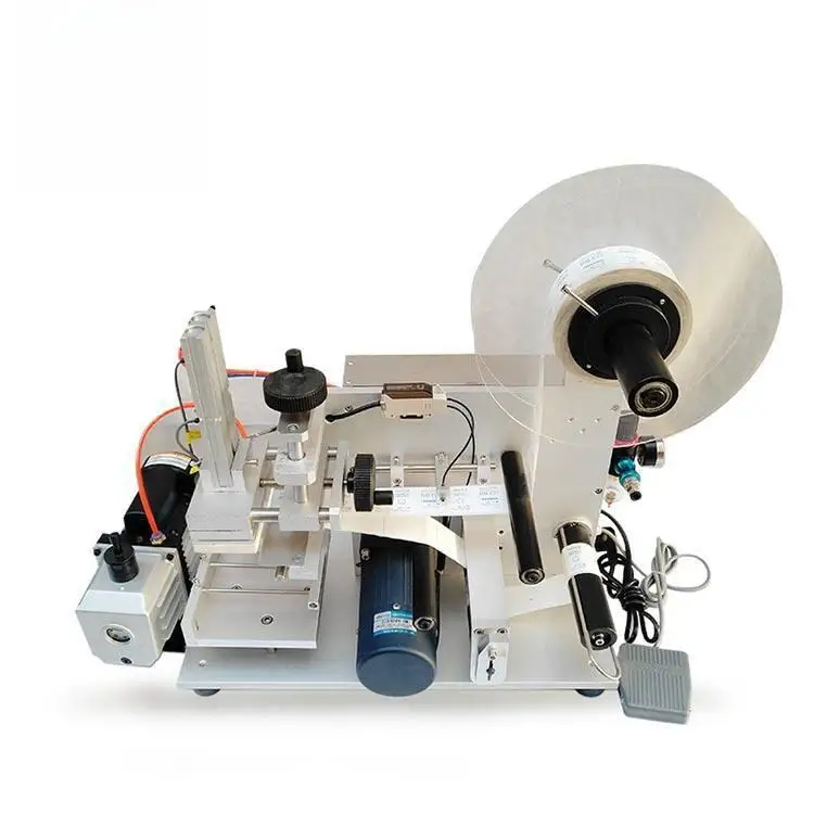 

High Accuracy And High Speed Plane Labeling Machine Efficient And Convenient Labeling Machine Flat Bottles Labeling Machine