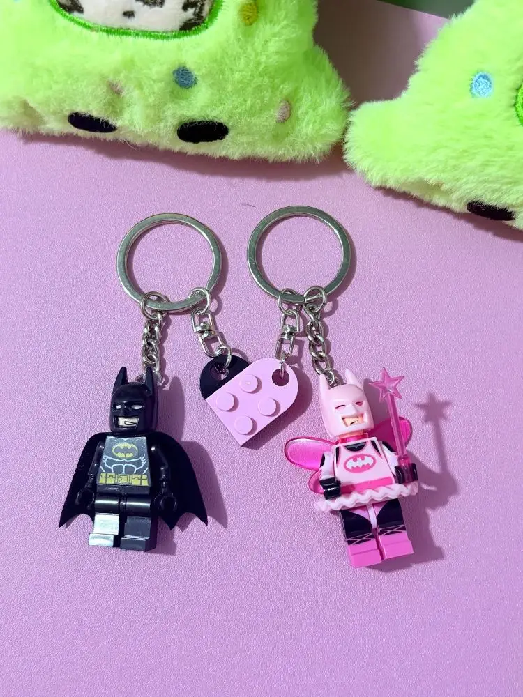 2 Stück handgemachte 3D verzauberte rosa Fee und Gothic Fledermaus magnetische Schlüsselanhänger Charm Anhänger für Rucksack Paar Geschenk Cosplay Requisiten