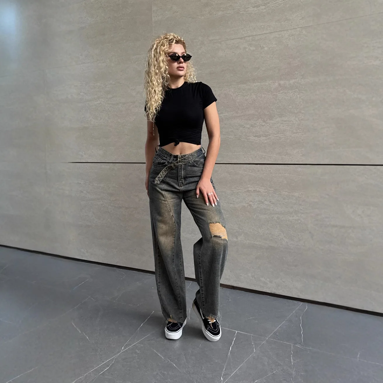 American Vintage Women Hole Patched Simple Basic Loose Fit Casual Trendy Daily Denim Trousers New Fashion Female Jeans Clothes