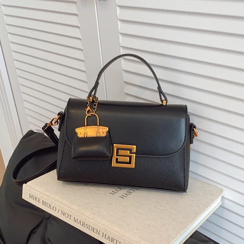 

Нишевый дизайн, маленькая квадратная сумка премиум-класса, женская универсальная профессиональная пригородная сумка через плечо, элегантная женская сумка