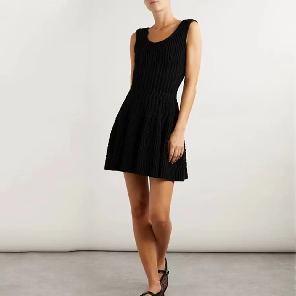 

Sleeveless U-neck patterned waist-cinching knit vest dress black white cross-border Middle Eastern slim-fit dress Resort dress