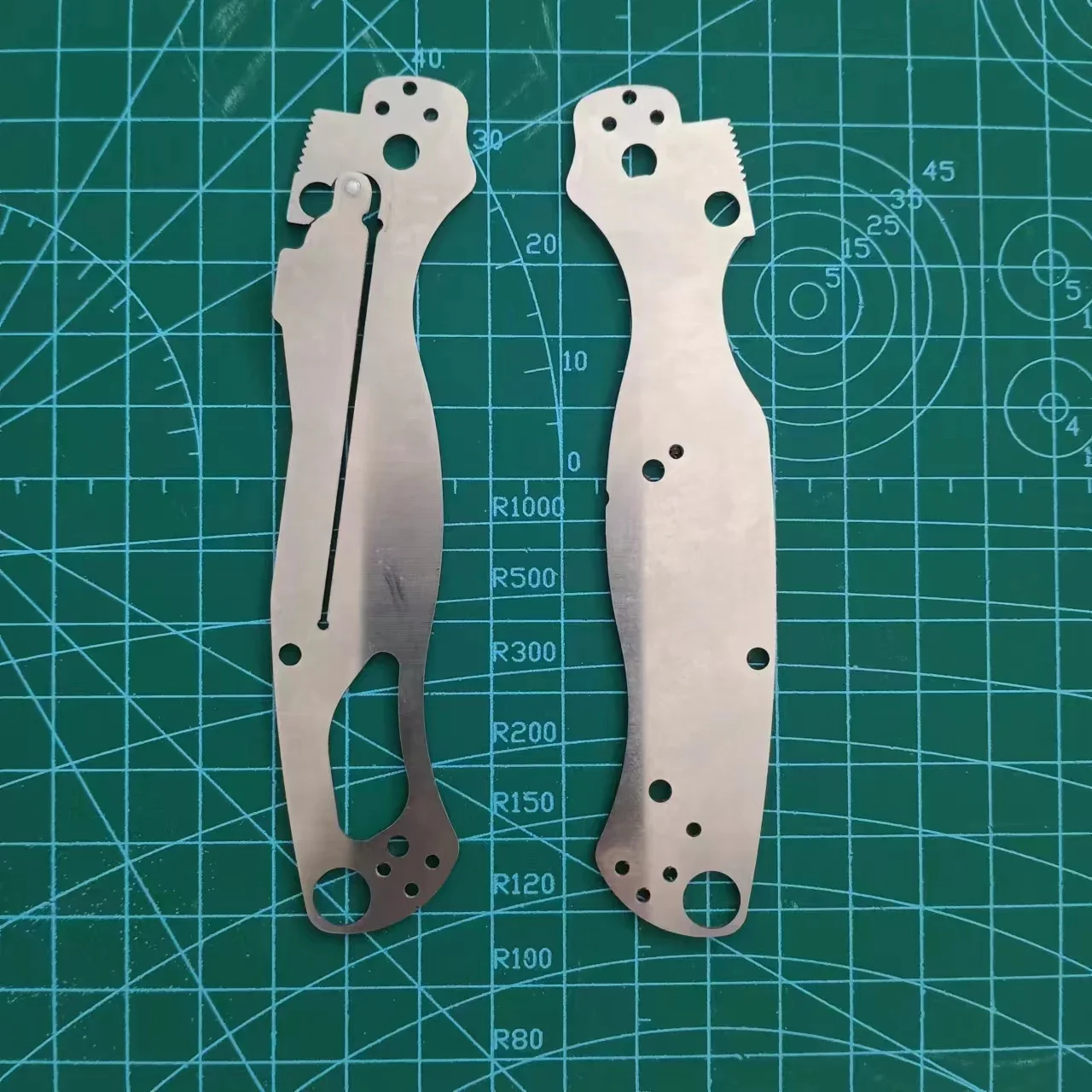 1 Pair Silver Weight Reduction Hole Liners Spacer For Spyderco C81 Paramilitary2 Knives