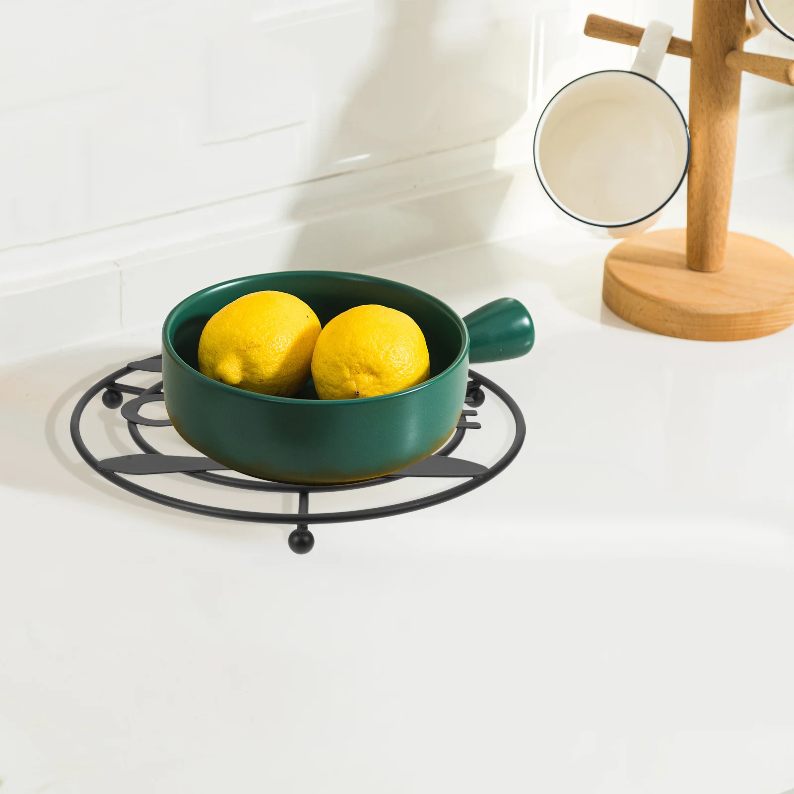 

2pcs Hollow Heat Insulation Pads Premium Iron Material Retro Style Anti-Hot Bowl Mats For Kitchen Coasters Home