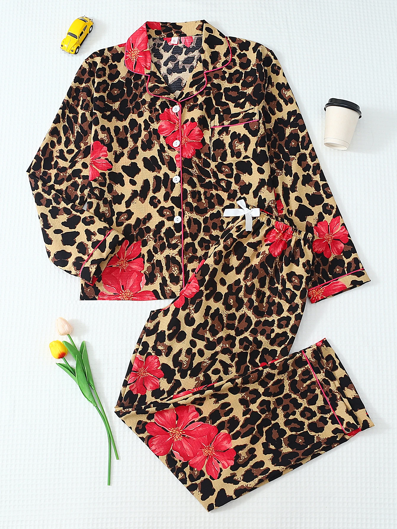 Two-Piece Comfortable Leopard Print Red Floral Lapel Button-Down Long-Sleeve Top with Pockets and Bow-Knot Trousers Women's Pajamas Loungewear Set Suitable for Home Use