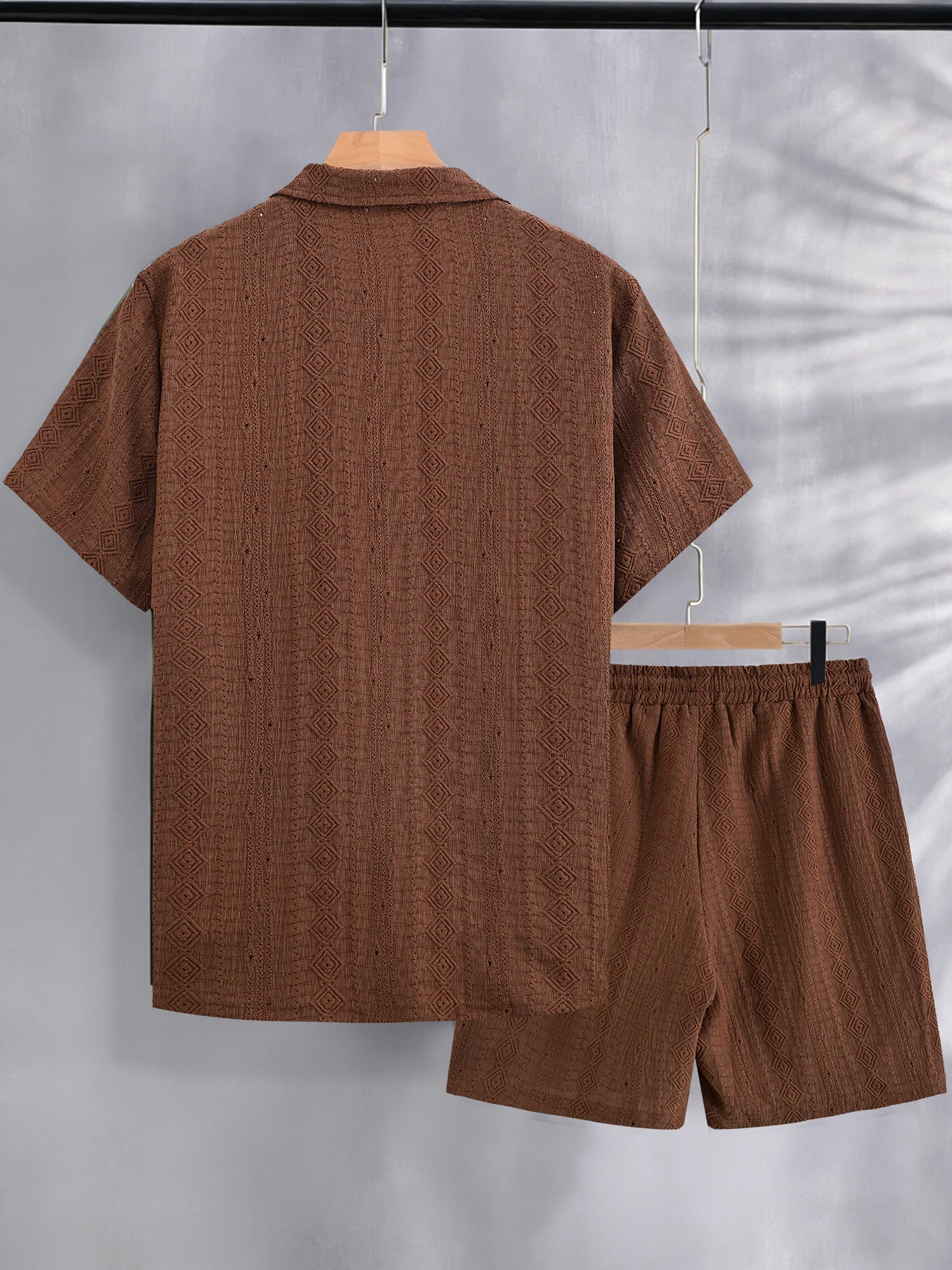 Men's Tan Diamond-Shaped Jacquard Hollow-Out Lapel Short-Sleeve Shirt and Shorts Two-Piece Set, Textured Breathable Summer Casual Outfit, Men's Retro Complete Outfit Set - view 3