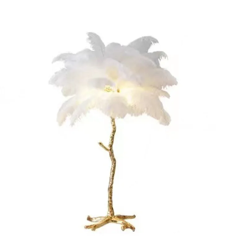 Italian light luxury ostrich fur/soft decoration design/villa/model room/hotel restaurant feather desk lamp