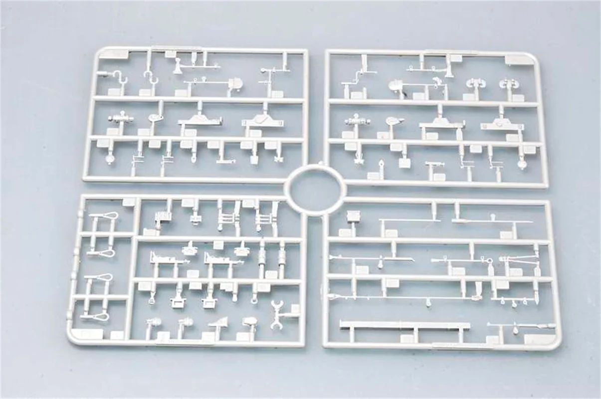 Trompeter 00385 Deutsches Entwicklungs fahrzeug im Maßstab 1:35 und 10 Hetzer Militärkunststoff-Montagemodell-Kits