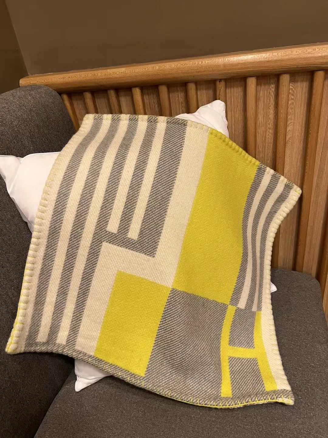 

Luxury Brand Exquisite Handmade Outdoor Cushions Pillows 103864 High-quality Home Cushions Cushions and Pillows Excellent Gifts