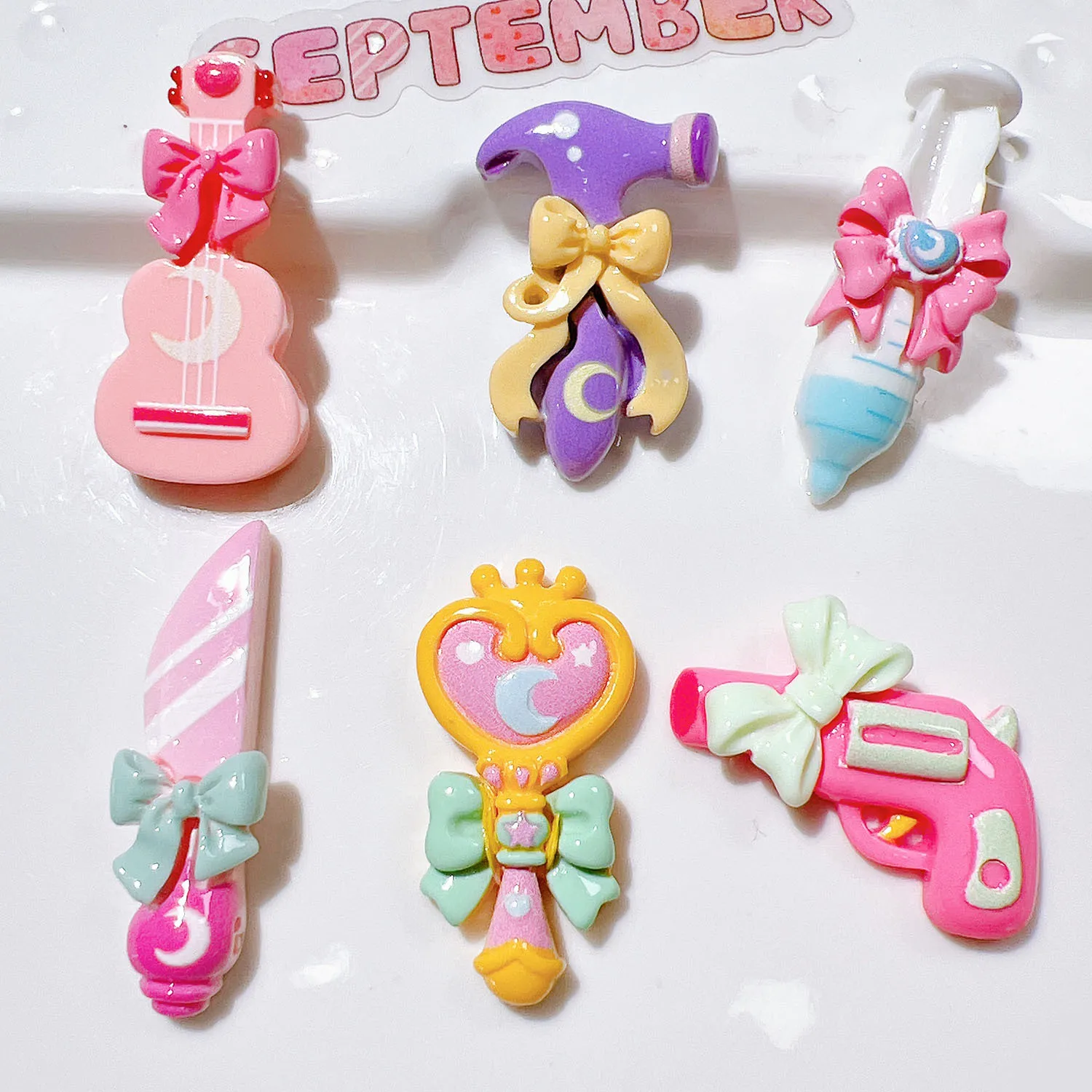 

Kawaii Bowknot гитара волшебная палочка шприц с плоской задней частью смола кабошон Шарм DIY ремесло скрапбук украшения кукольного домика аксессуары