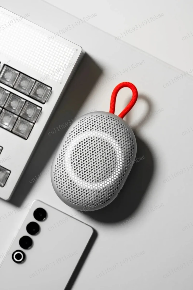 Magnetic Absorption TWS Speaker, Alloy Shell with RGB Light, Portable Audio Player