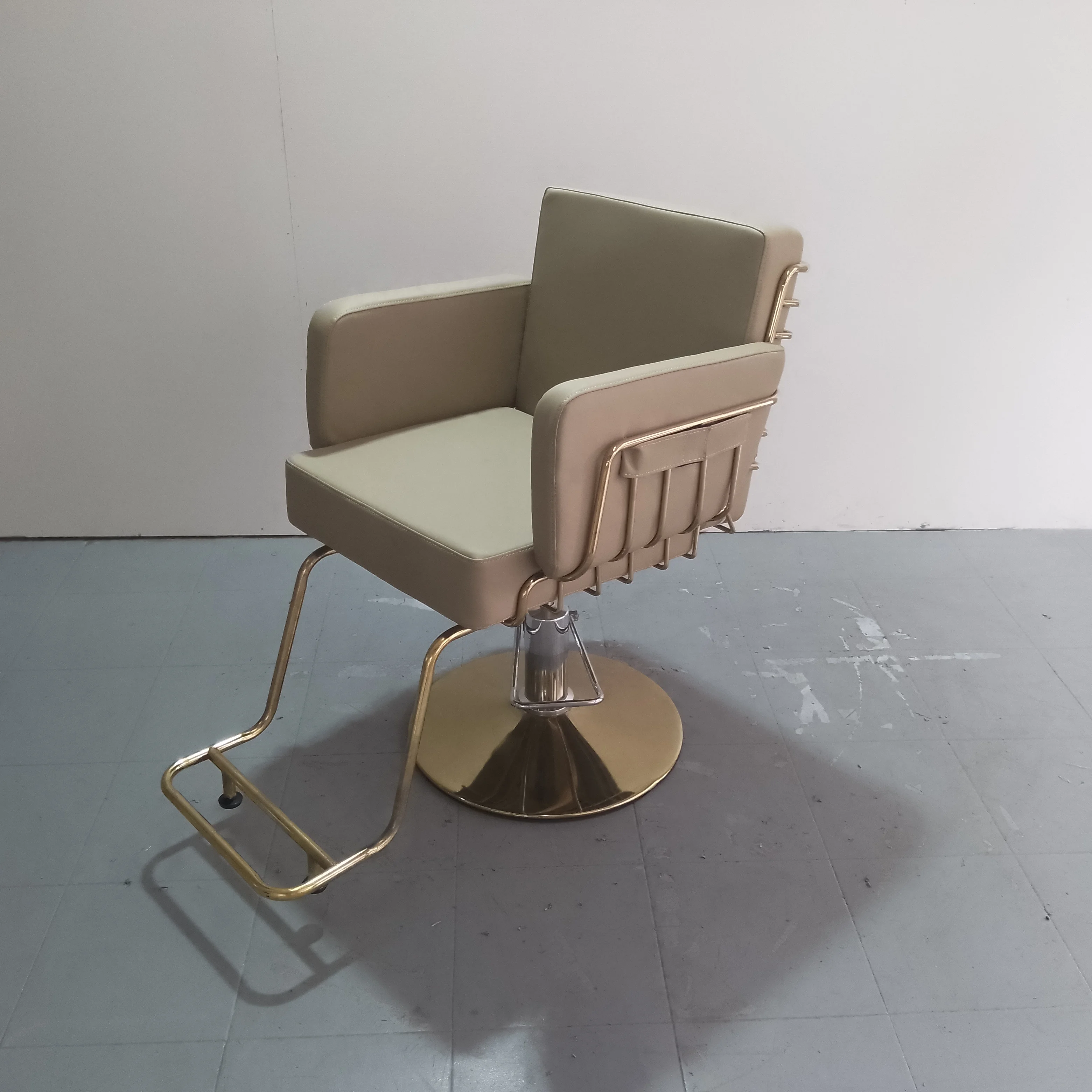 Professional Heavy Duty Barber Chair,Luxury And Comfortable Stainless Steel Base Barber Chair With Customizable Color LOGO Salon