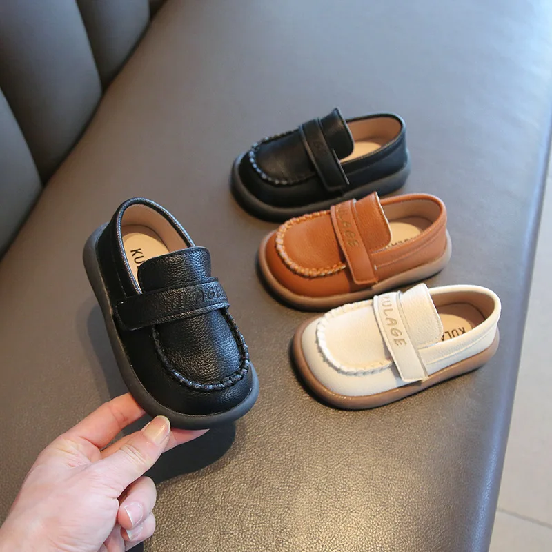 

Новые детские кожаные туфли однотонного цвета для мальчиков, весенне-осенние повседневные школьные туфли в британском стиле для детей