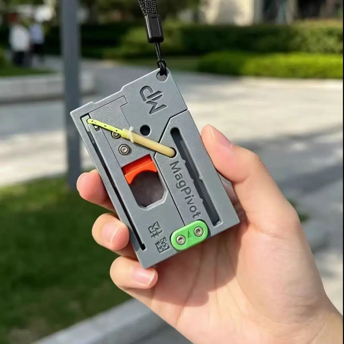 MagaPivot Card Slingshot Portable Foldable EDC Easy Carry Pocket Mini Card Sling Shot Outdoor Tool Sports Child Shoting Game Toy view 4