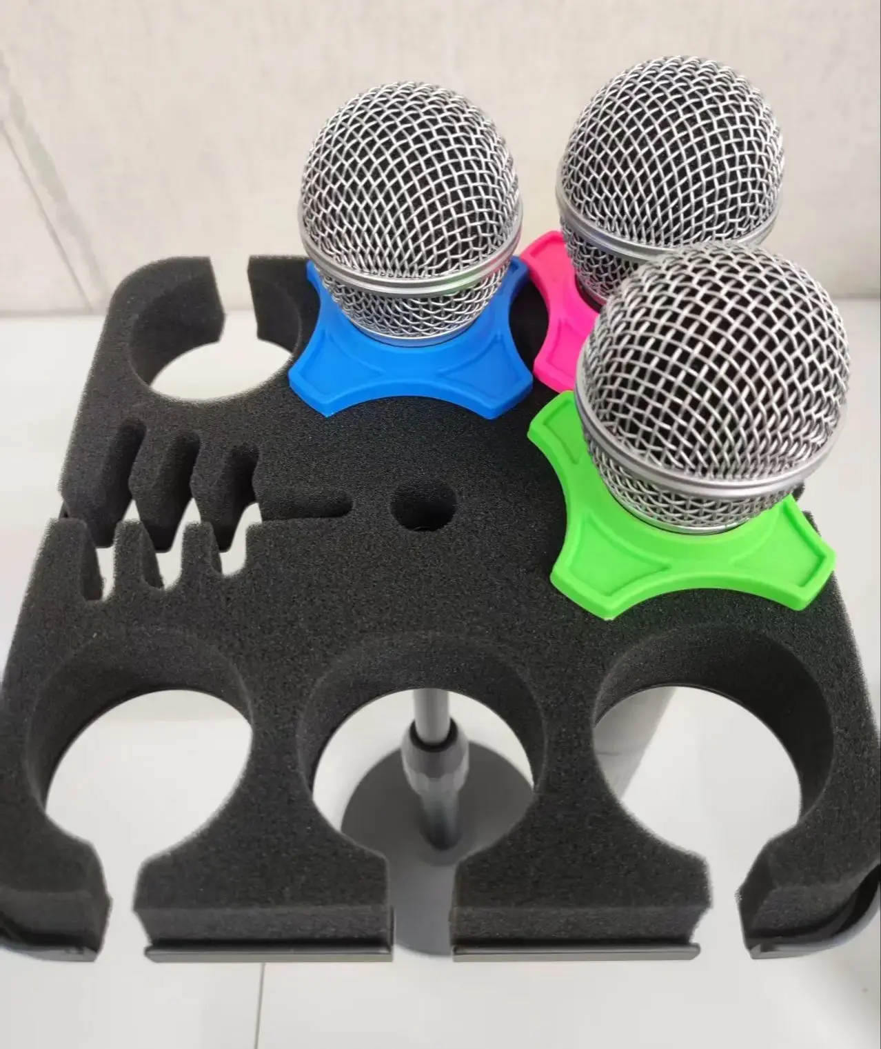 Microphone Holder Cable Hanger Organizer for Mic Stand 7-Slot Multi-Microphone Holder On Stage Organizer and Display