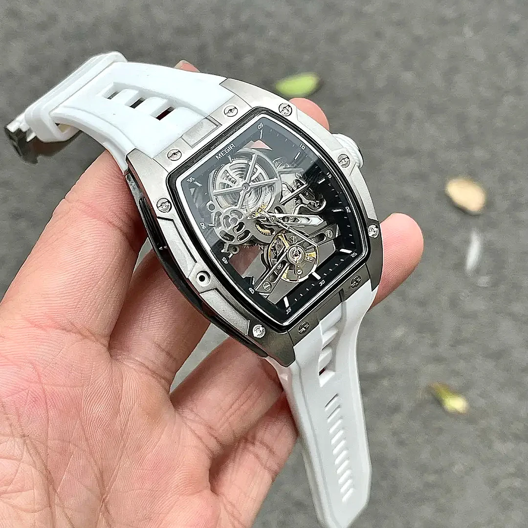 ساعة يد MEGIR للرجال، ساعة ميكانيكية أوتوماتيكية مقاومة للماء باللون الأسود مع عقارب مضيئة وحزام من السيليكون ومينا تونيو