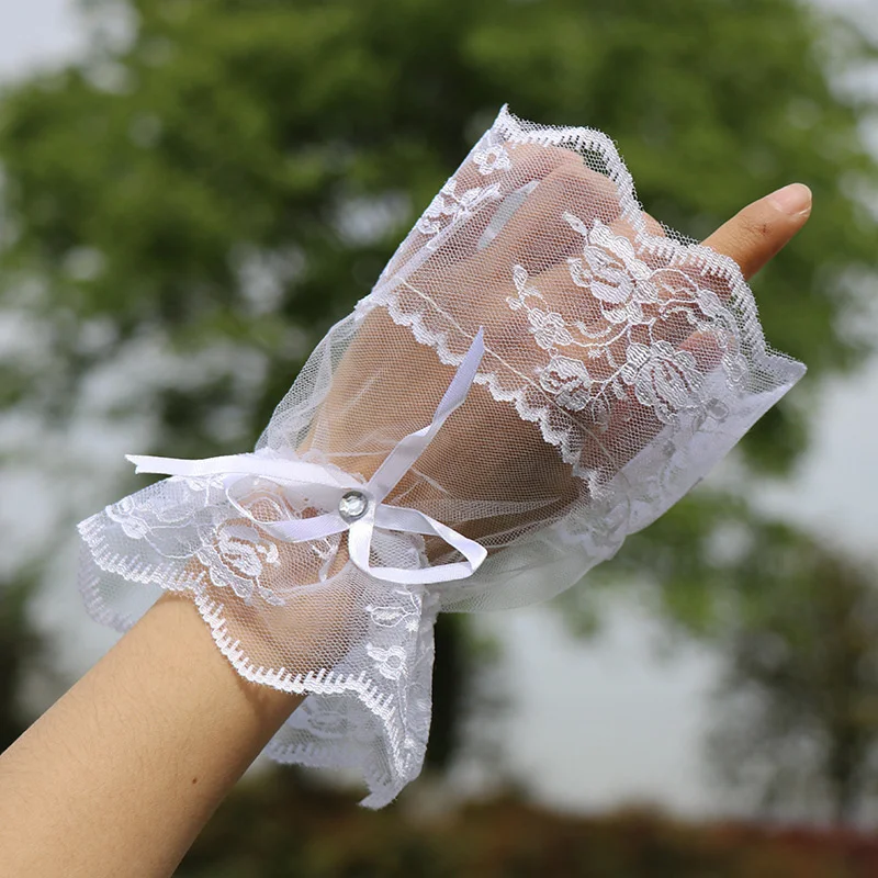 Mancommuniste courtes en dentelle pour femmes, faux mancommuniste creuses, gants sans doigts gothiques Lolita, décoration de chandail, noir et blanc
