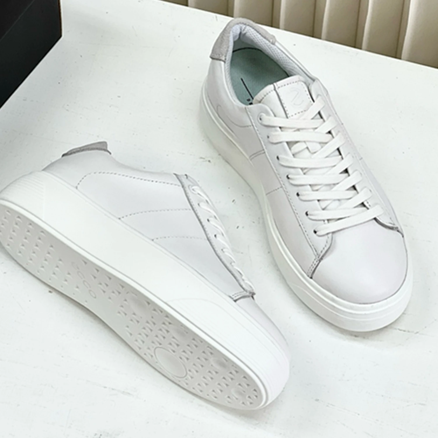 

Withered Ultra Light And Comfortable Vulcanized Shoes Nordic Fashion Sneakers Women Genuine Leather Women's Shoes