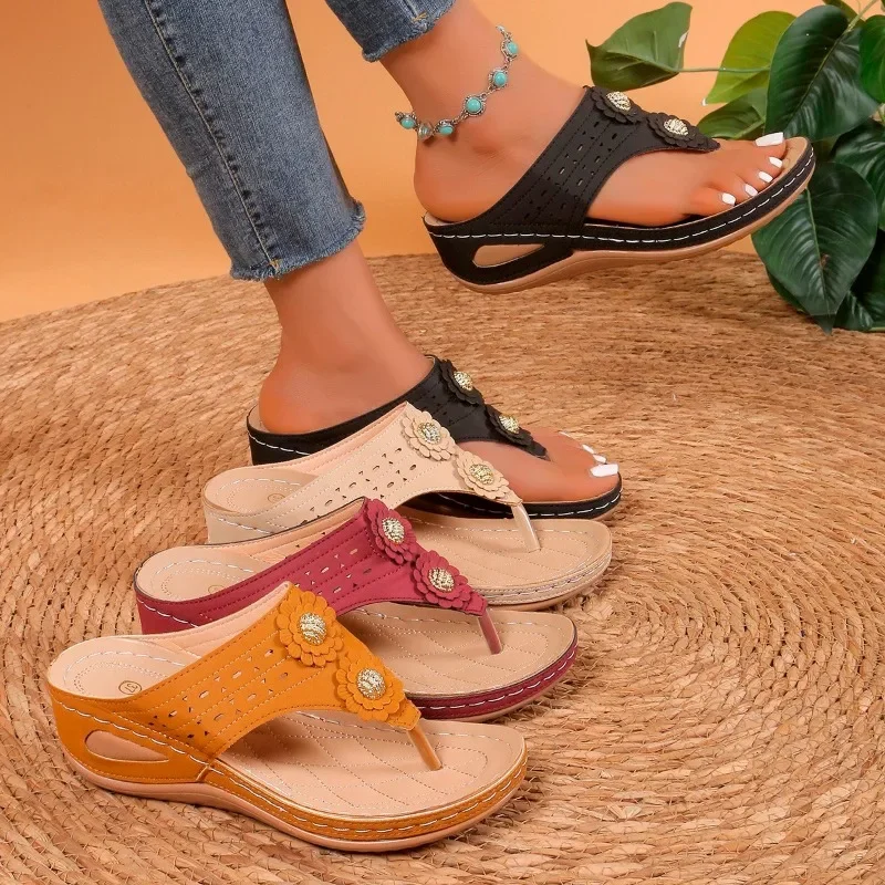 TRAF Brown Leather Slippers for Women 2024 Summer Sandals Ladies Fashion Round Toes Flats Female Beach Casual New Flip Flops