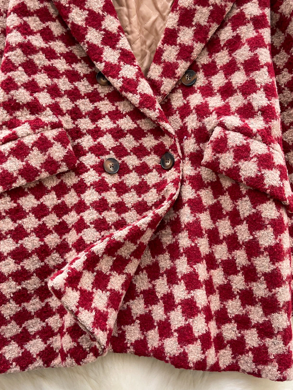 

Женский твидовый костюм, пальто, зимнее новое свободное утягивающее повседневное двубортное клетчатое пальто, модное длинное свековое обычное...