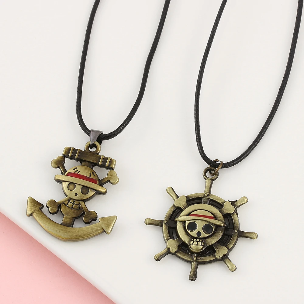 Collier pendentif en métal Anime One Piece, insigne de crâne de gouvernail de bateau vintage, bijoux de cou JOCosplay, accessoires de décoration tendance