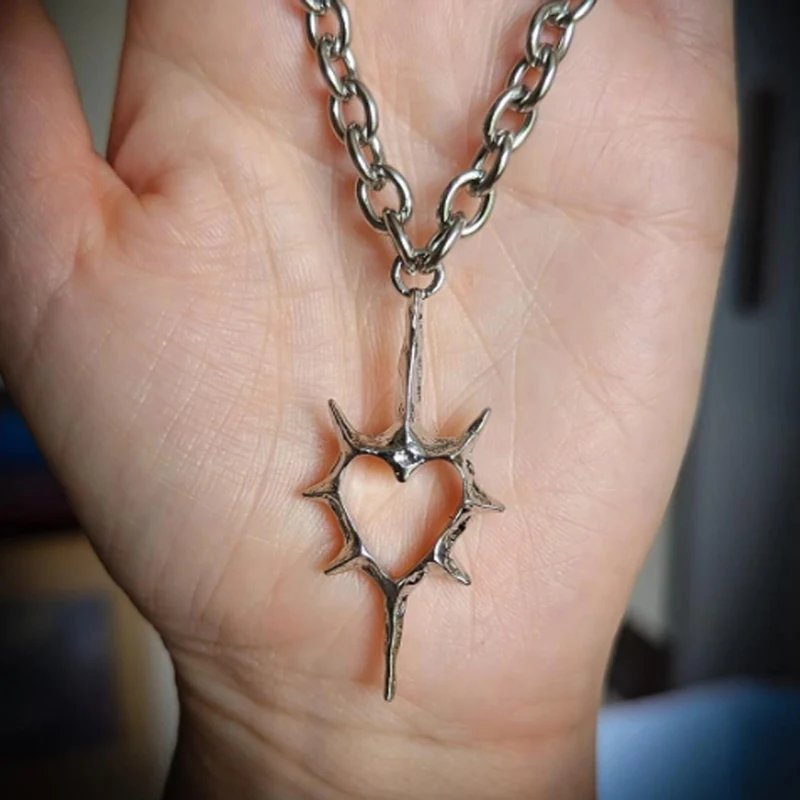 Y2K Heart Teeth Pendant Necklace for Women Men Charm Hip Hop Flail Fire Clavicle Chain Necklace Punk Fashion Jewelry Necklace
