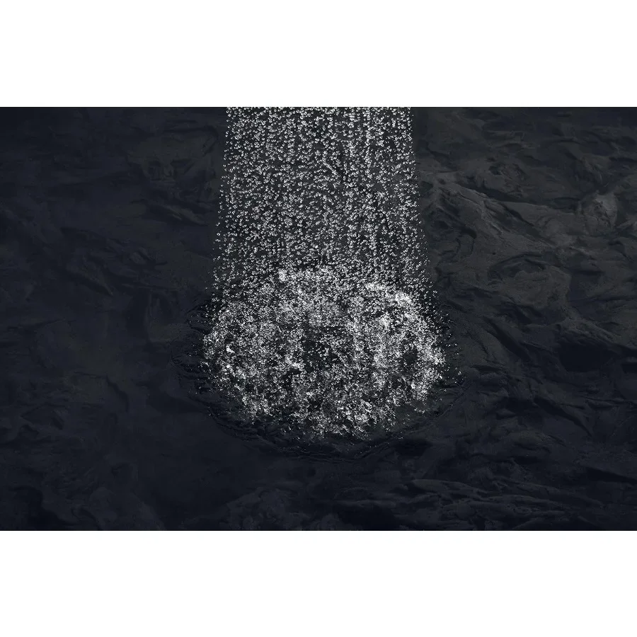 45417CP Jednofunkcyjna deszczownica ścienna z paskami, z funkcją Katalyst Air Induction Spray, 2.0 GPM, chrom polerowany, do nowoczesnych łazienek