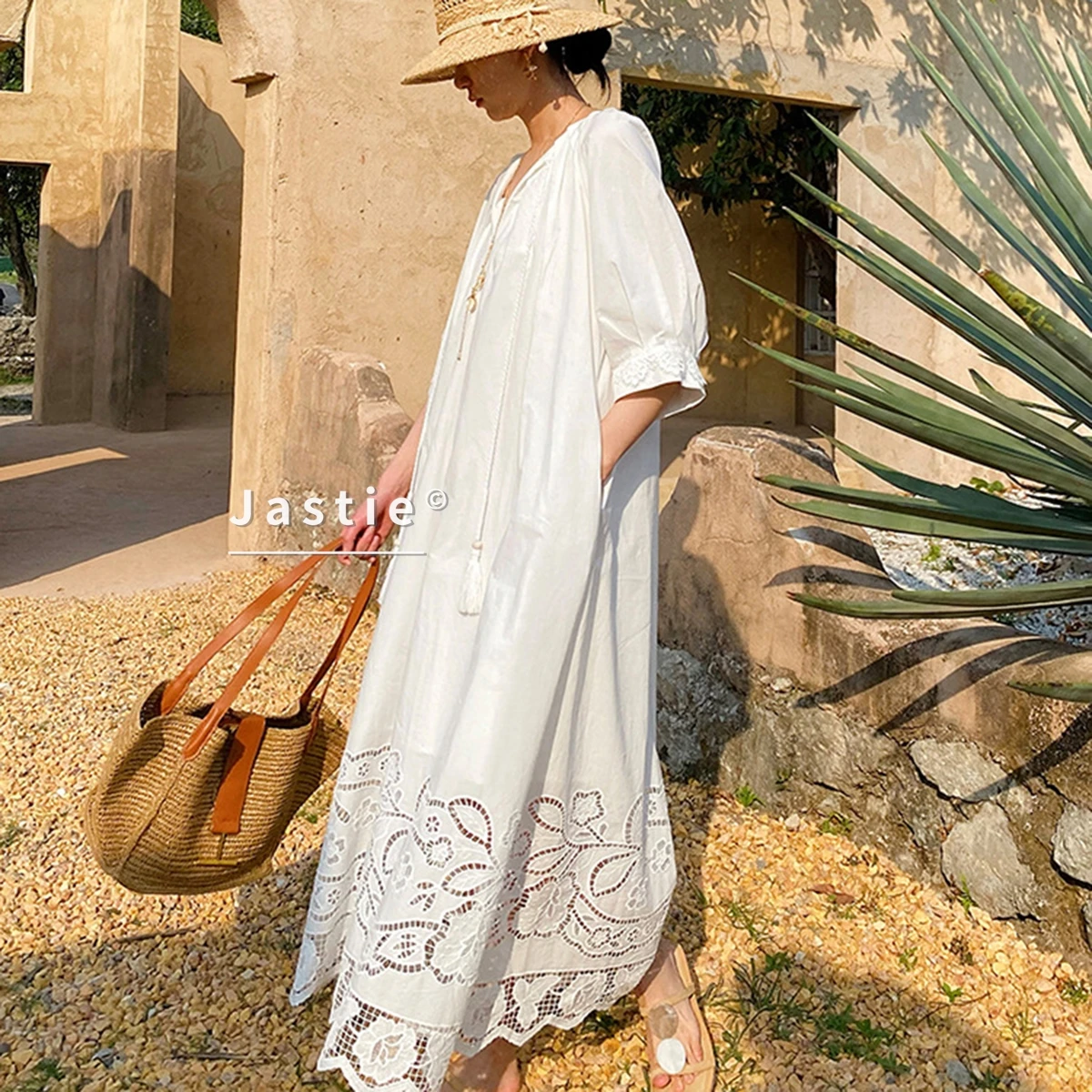 Böhmisches weißes Spitzenkleid mit Ösenmuster für Damen, elegantes, lockeres Maxikleid mit Puffärmeln und Stickerei, Sommer-Urlaubskleid, Boho-Vestidos