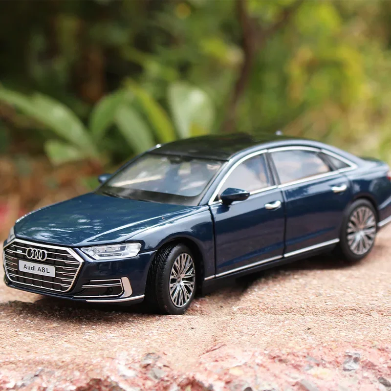 

1:32 Audi A8L Alloy Diecast Toy Vehicles Metal Car Model Shock Absorber Sound Light Collection Car Toys Gift F456