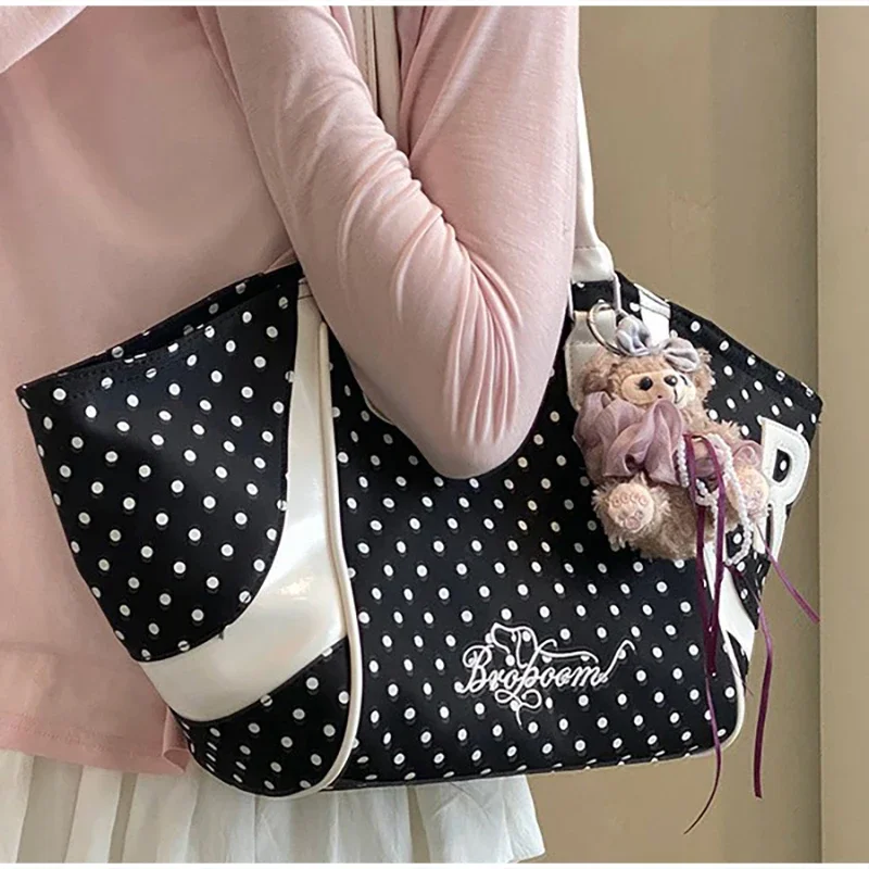 Wing Style Polka Dot Hobo Tote Bag mit Taschenanhänger, koreanische Umhängetasche mit großem Fassungsvermögen für Damen, süße Handtasche für den Arbeitsweg – Detail 5