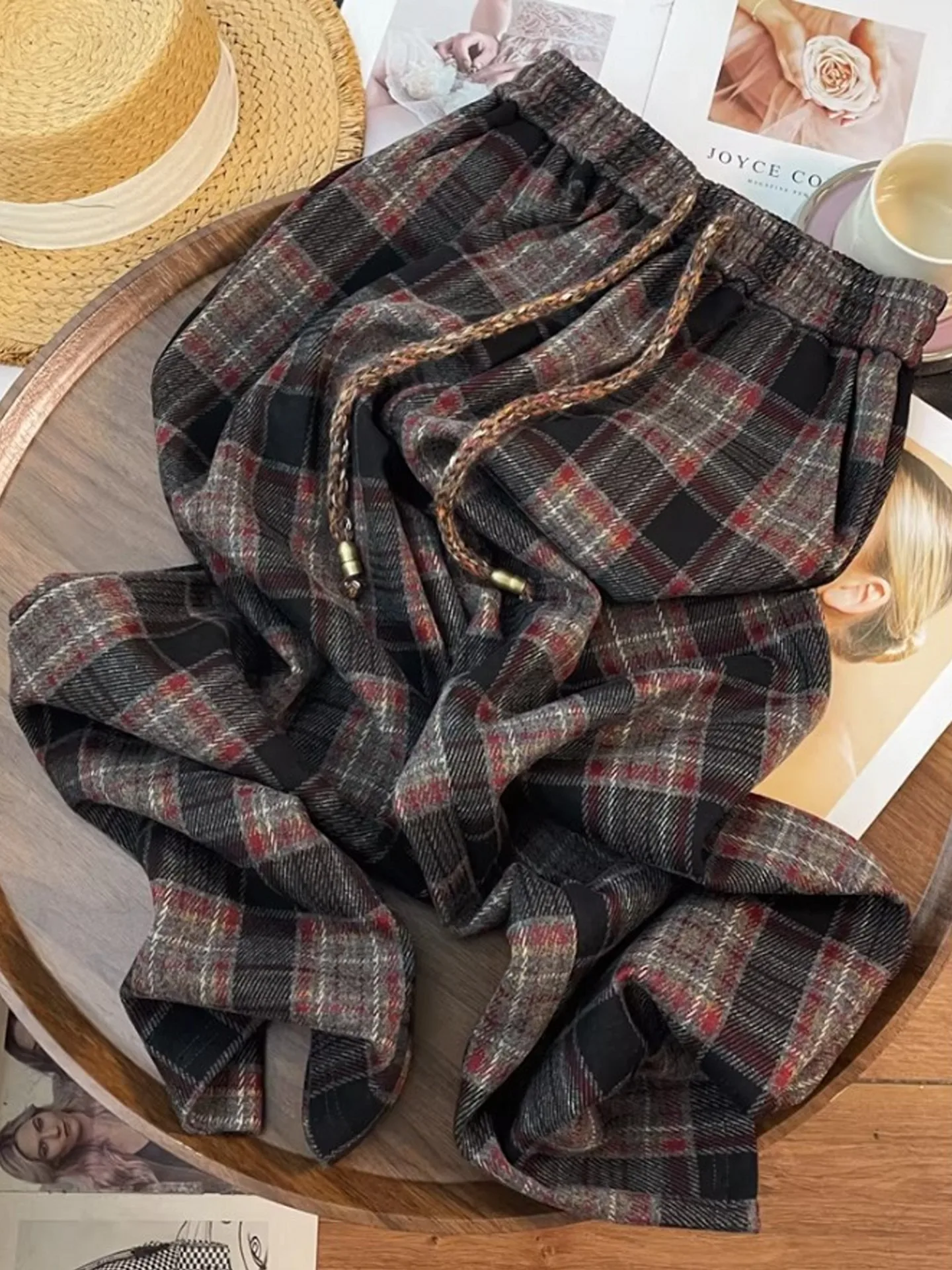 กางเกงขายาวทรงตรงลายสก็อตสำหรับผู้หญิง ฤดูใบไม้ร่วง ฤดูหนาว ทรงหลวม ช่วยพรางหุ่น สไตล์ลำลอง ใส่ทำงานได้