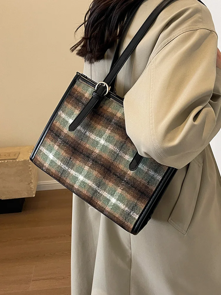 Fashion Tweed Commuter Tote Bag For Women 2023 Trendy Large Capacity Plaid Single Shoulder Pack Autumn Winter Underarm Bag