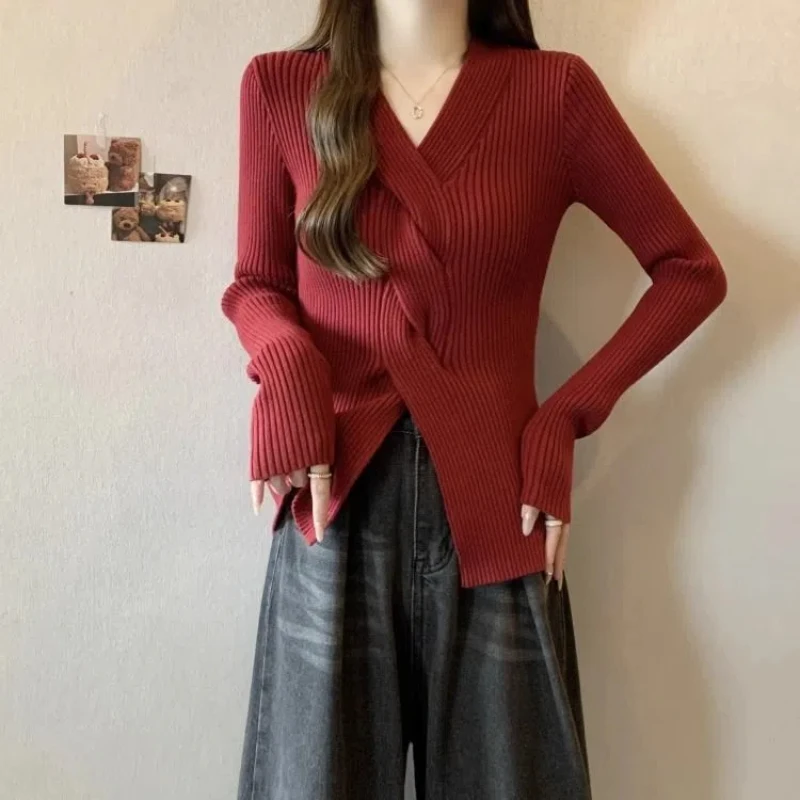 

French V-neck Cross Twisted Base Knitted Sweater for Women Slim Fit and Slimming, Cardigan for Outerwear
