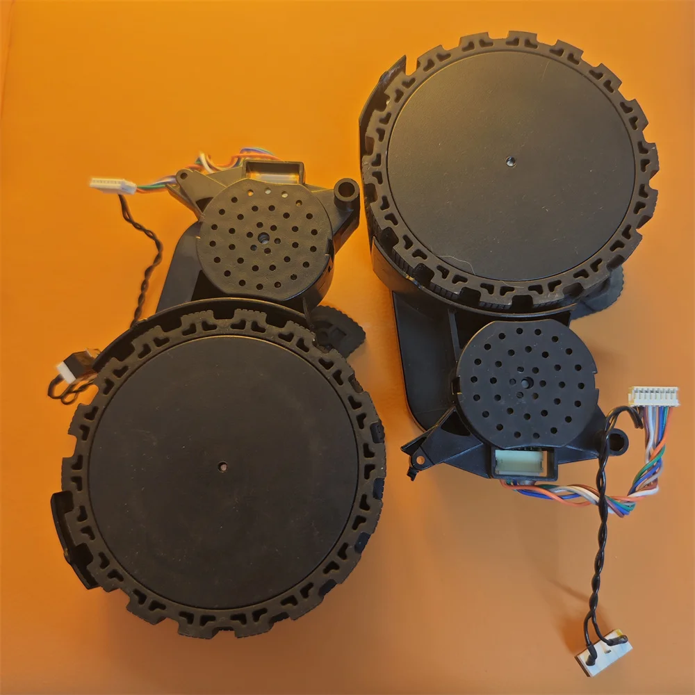 Drive Traveling Wheel Parts For Dreame Bot X40 Pro / X40 Ultra / X40 Pro Ultra / L40S Pro Ultra Vacuum Cleaner Left Right Wheel