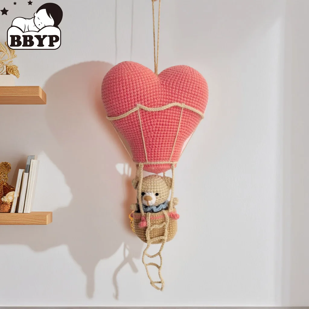 Oso de ganchillo hecho a mano en globo aerostático, decoración colgante para guardería, lindo animal de peluche para colgar en la pared para habitación de niños, decoración móvil para bebé
