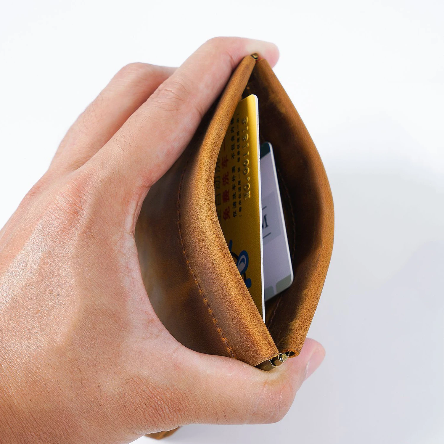 

Crazy horse leather storage bag, women's portable mini coin purse Sealing bounce back close
